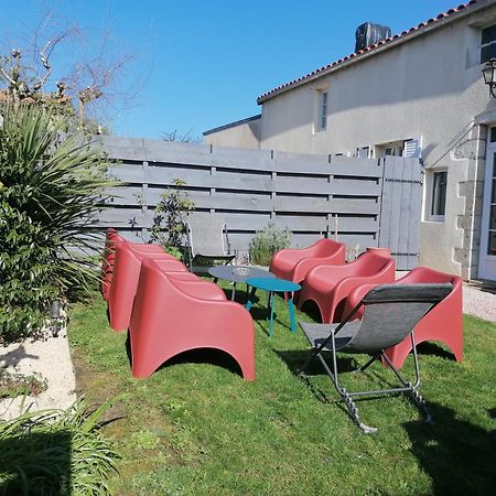 Le Gite Du Fou Logement 8 Pers 13Mn Puy Du Fou Saint-Amand-sur-Sevre Exterior foto