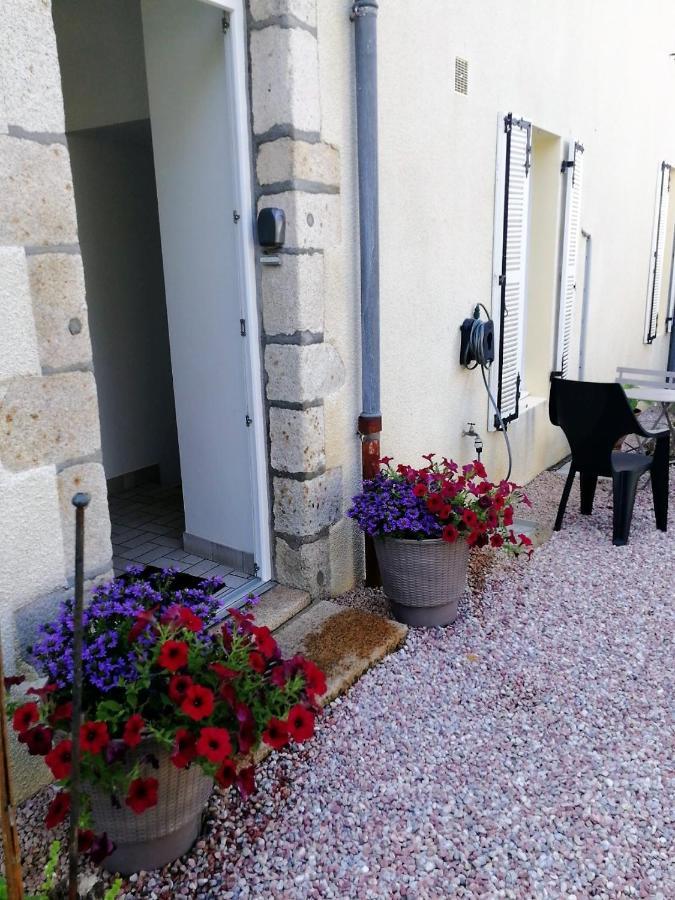 Le Gite Du Fou Logement 8 Pers 13Mn Puy Du Fou Saint-Amand-sur-Sevre Exterior foto